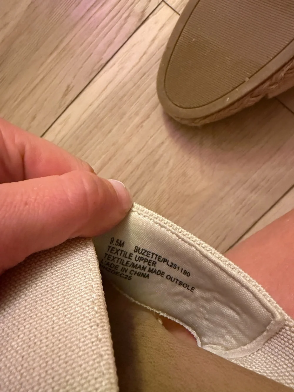 Tommy Bahama Canvas Espadrille Wedge Slide Sandals Beige Size 9.5 EUC